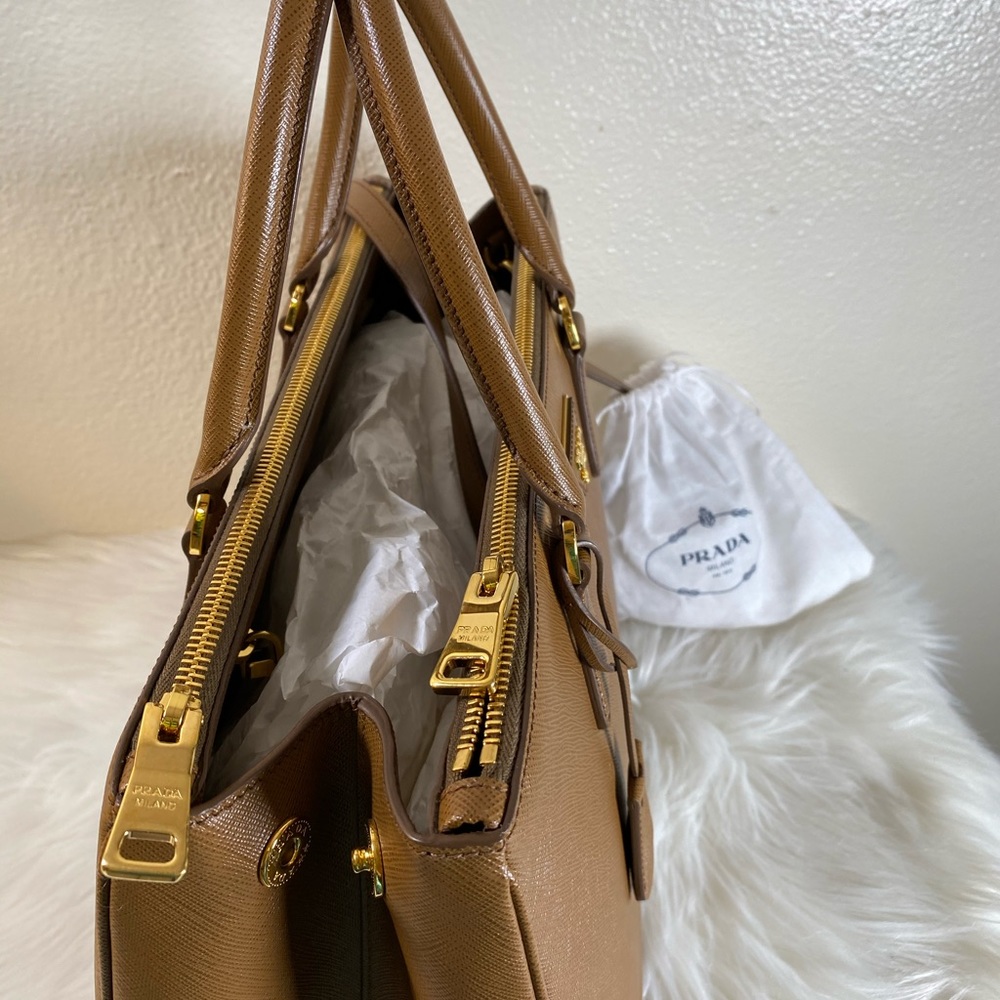 New Prada Galleria Saffiano Leather LARGE Bag NEW! - Picture 12 of 14